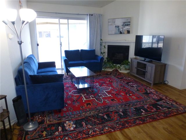 20253 Keswick Street 325, Winnetka, CA 91306