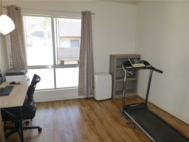 20253 Keswick Street 325, Winnetka, CA 91306