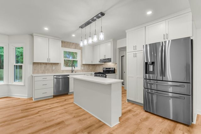 104 Stratford Drive, Summerville, SC 29485