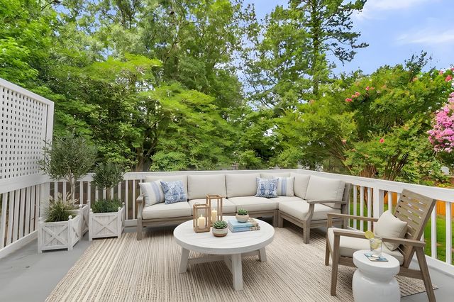 104 Stratford Drive, Summerville, SC 29485