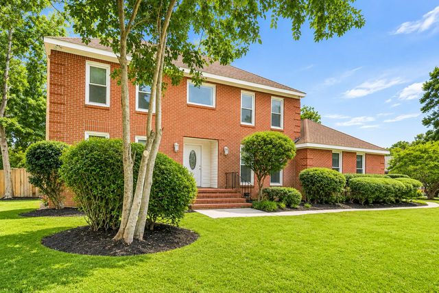 104 Stratford Drive, Summerville, SC 29485