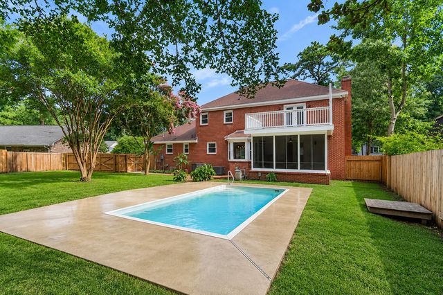 104 Stratford Drive, Summerville, SC 29485