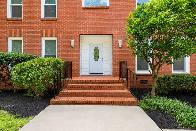 104 Stratford Drive, Summerville, SC 29485