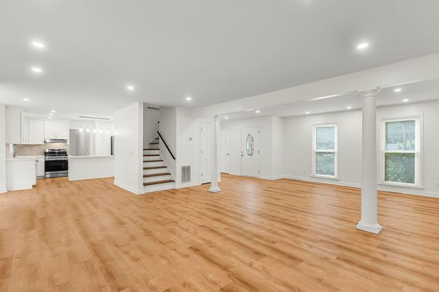 104 Stratford Drive, Summerville, SC 29485