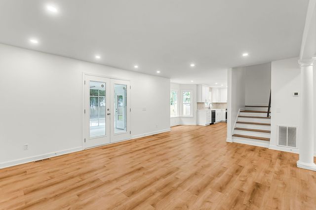 104 Stratford Drive, Summerville, SC 29485