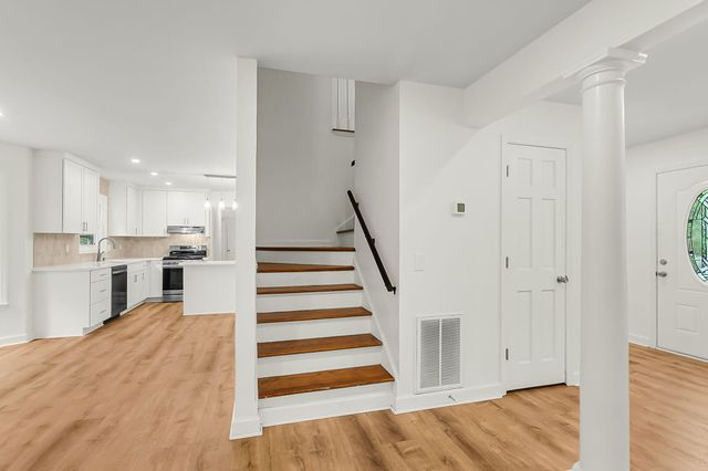104 Stratford Drive, Summerville, SC 29485
