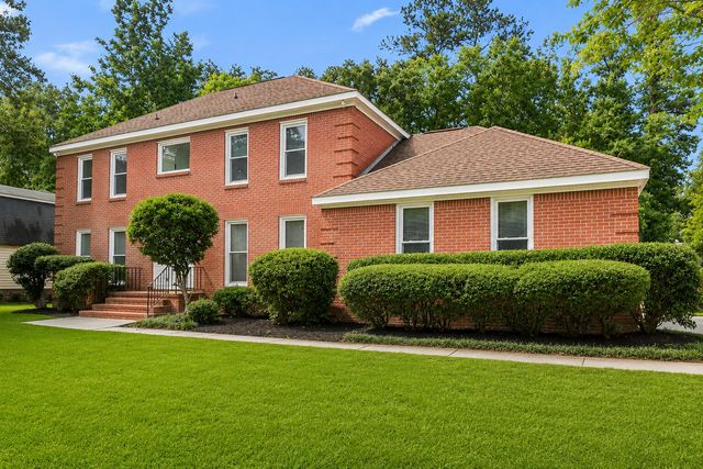 104 Stratford Drive, Summerville, SC 29485