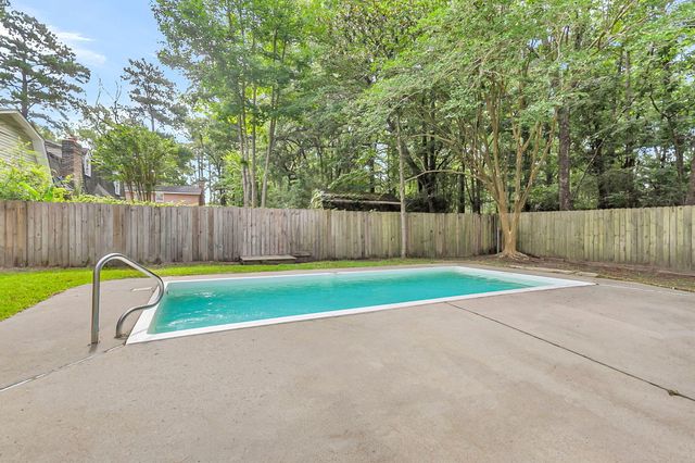 104 Stratford Drive, Summerville, SC 29485
