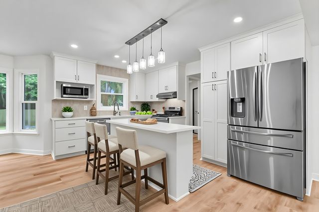 104 Stratford Drive, Summerville, SC 29485