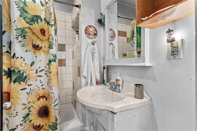 1154 1156 N Wilton Place, Los Angeles, CA 90038