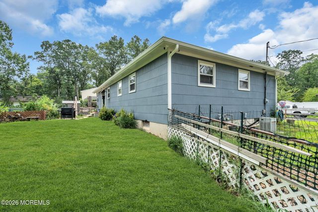 402 Lakeview Boulevard, Browns Mills, NJ 08015