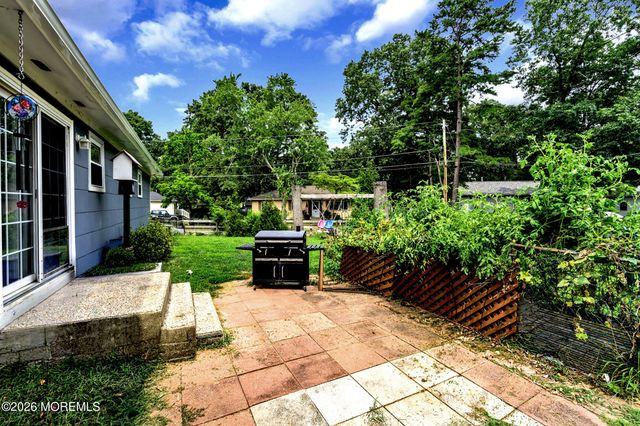 402 Lakeview Boulevard, Browns Mills, NJ 08015