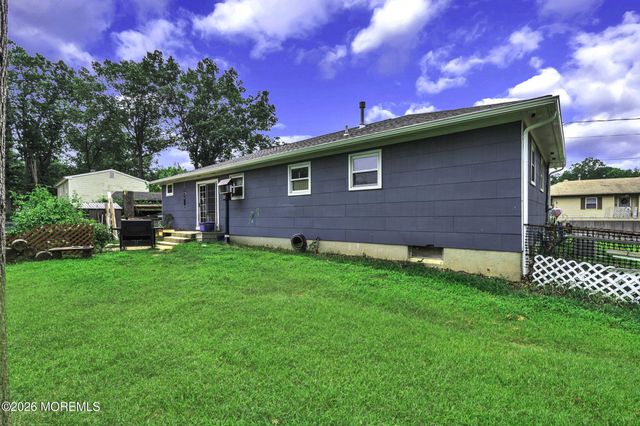 402 Lakeview Boulevard, Browns Mills, NJ 08015