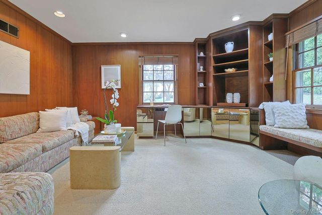 1 Elm Road, Scarsdale, NY 10583