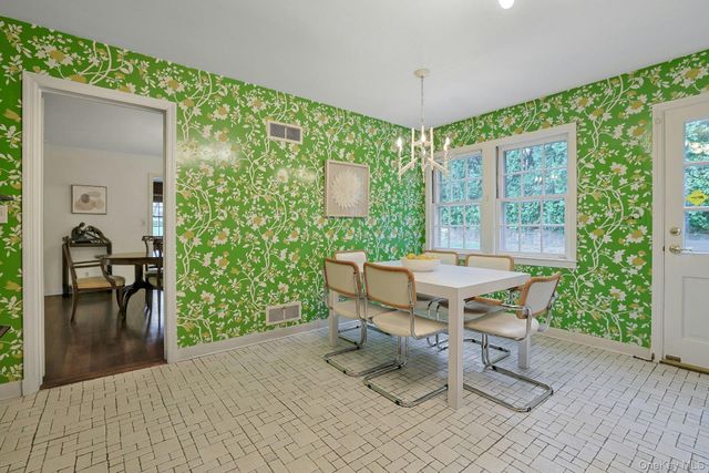 1 Elm Road, Scarsdale, NY 10583