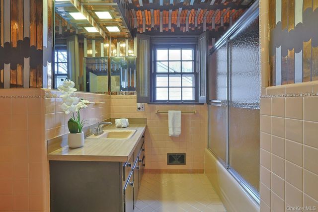 1 Elm Road, Scarsdale, NY 10583