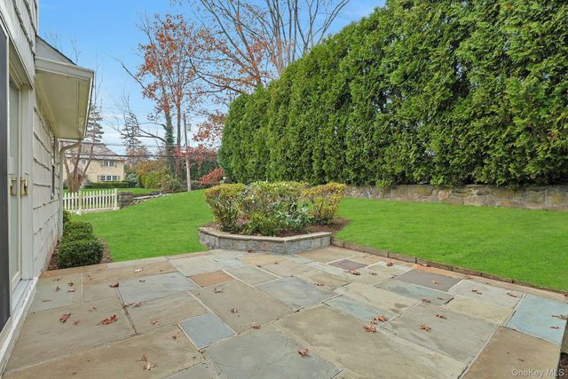 1 Elm Road, Scarsdale, NY 10583