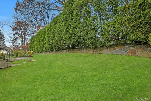 1 Elm Road, Scarsdale, NY 10583