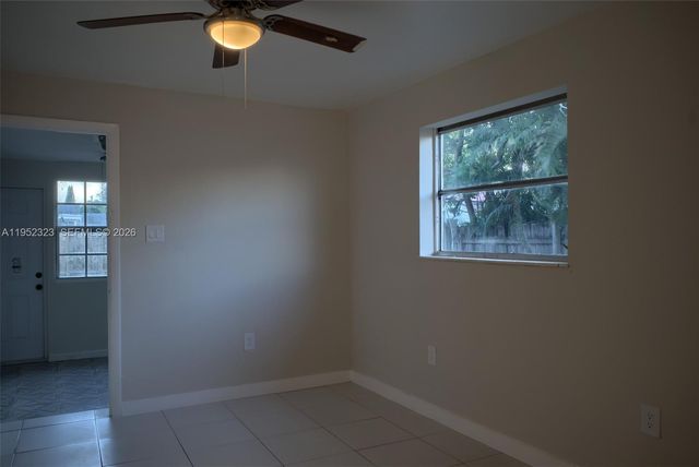 43 SW 11th St W, Dania Beach, FL 33004