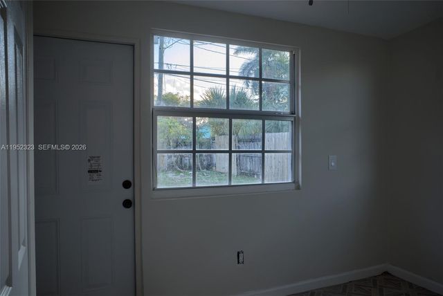 43 SW 11th St W, Dania Beach, FL 33004