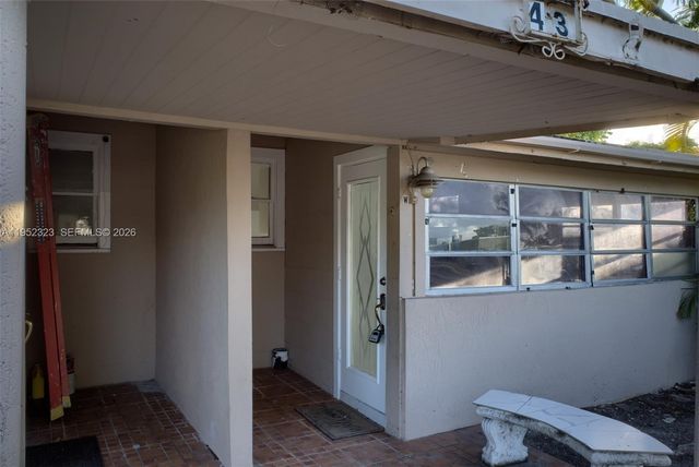 43 SW 11th St W, Dania Beach, FL 33004