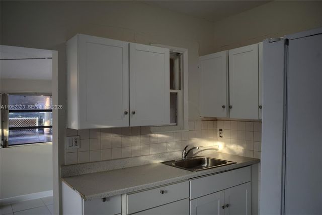 43 SW 11th St W, Dania Beach, FL 33004