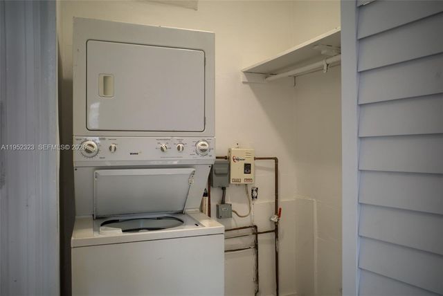 43 SW 11th St W, Dania Beach, FL 33004