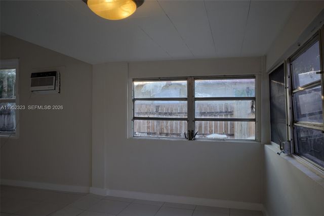 43 SW 11th St W, Dania Beach, FL 33004