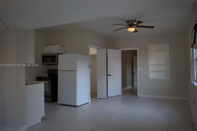 43 SW 11th St W, Dania Beach, FL 33004