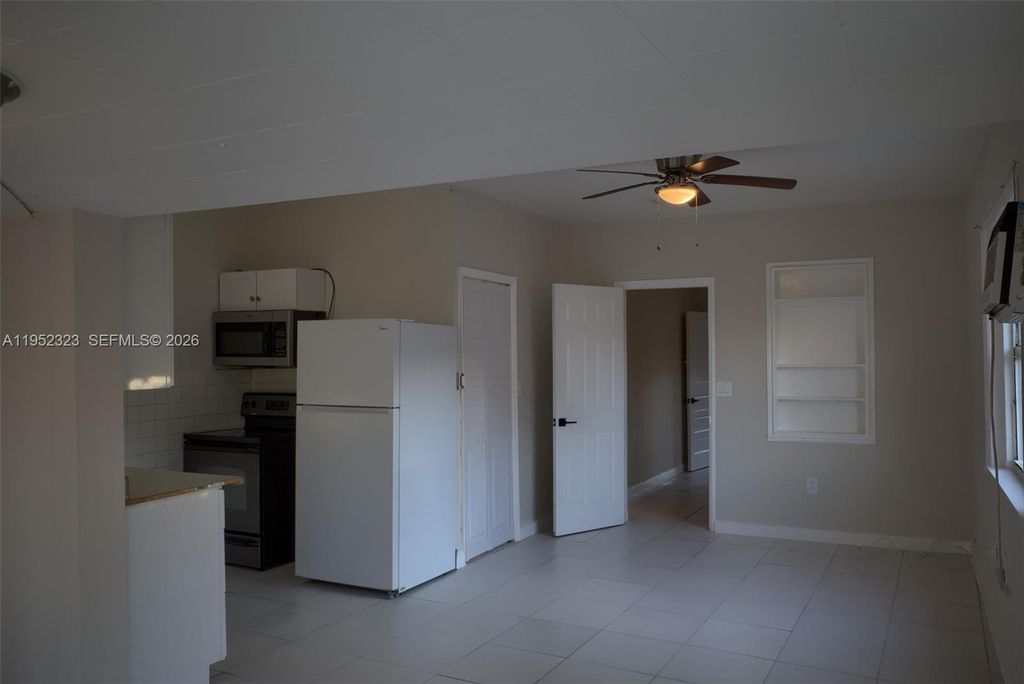 43 SW 11th St W, Dania Beach, FL 33004