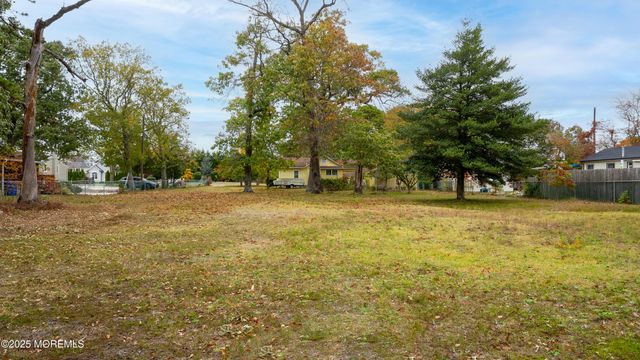 219 Kettle Creek Road, Toms River, NJ 08753