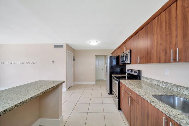 592 NE 150th St 1, Miami, FL 33161