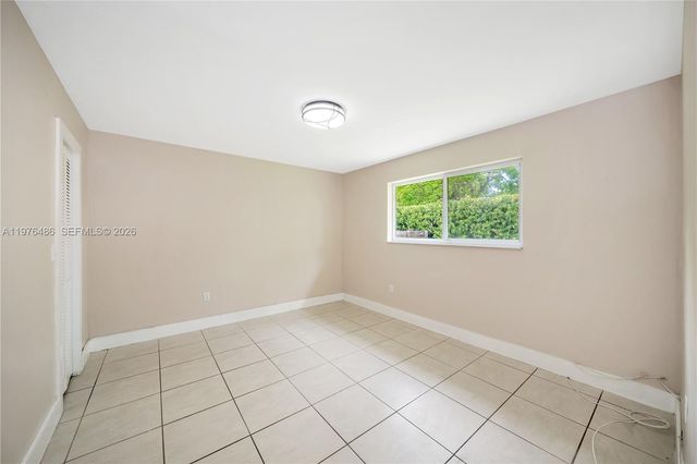 592 NE 150th St 1, Miami, FL 33161