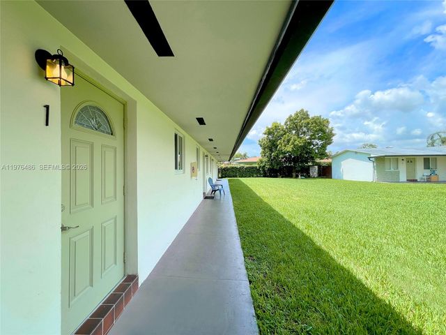 592 NE 150th St 1, Miami, FL 33161