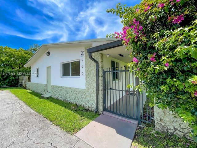 592 NE 150th St 1, Miami, FL 33161