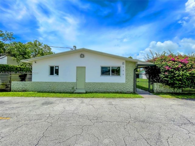 592 NE 150th St 1, Miami, FL 33161