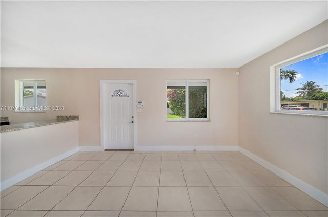 592 NE 150th St 1, Miami, FL 33161