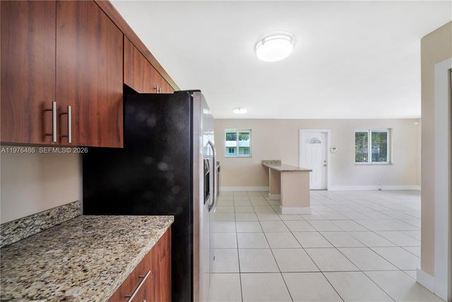 592 NE 150th St 1, Miami, FL 33161