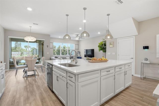 11231 BEACH WALK WAY NE, St Petersburg, FL 33716