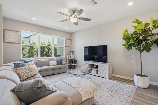 11231 BEACH WALK WAY NE, St Petersburg, FL 33716