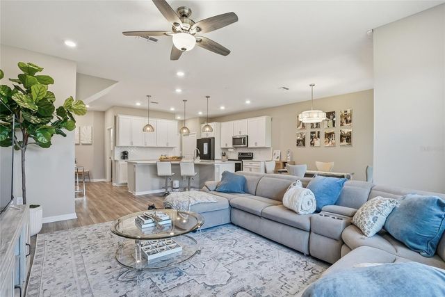 11231 BEACH WALK WAY NE, St Petersburg, FL 33716