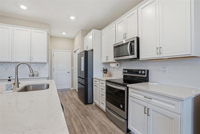 11231 BEACH WALK WAY NE, St Petersburg, FL 33716