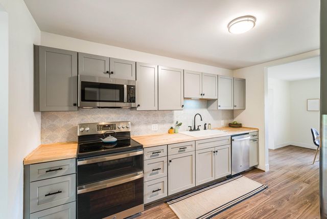 15 ROMAINE LN, Stuarts Draft, VA 24477