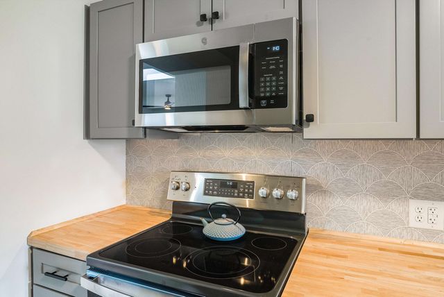 15 ROMAINE LN, Stuarts Draft, VA 24477