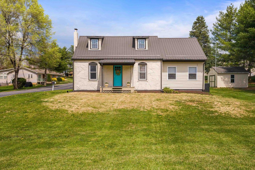 15 ROMAINE LN, Stuarts Draft, VA 24477