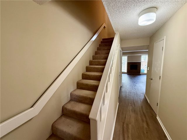 2462 E Kantz Lane, Fayetteville, AR 72703