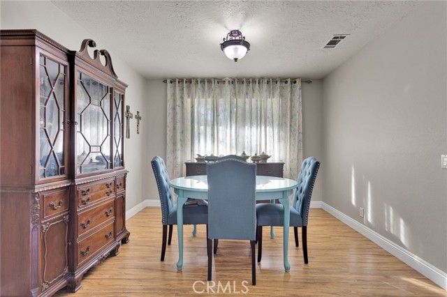 19215 Kinai Road, Apple Valley, CA 92307