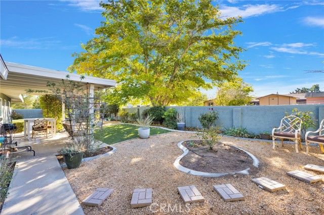 19215 Kinai Road, Apple Valley, CA 92307