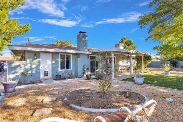 19215 Kinai Road, Apple Valley, CA 92307