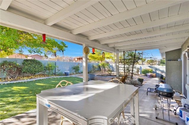 19215 Kinai Road, Apple Valley, CA 92307